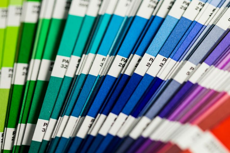 Pourquoi les couleurs imprimées sont-elles différentes de celles affichées à l’écran ?