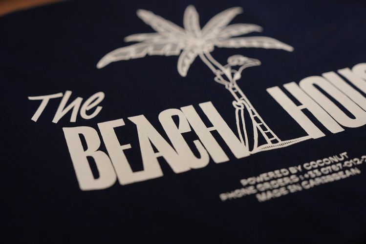 Comment choisir un t-shirt premium à personnaliser ? Grammage, coton, coupe et finitions