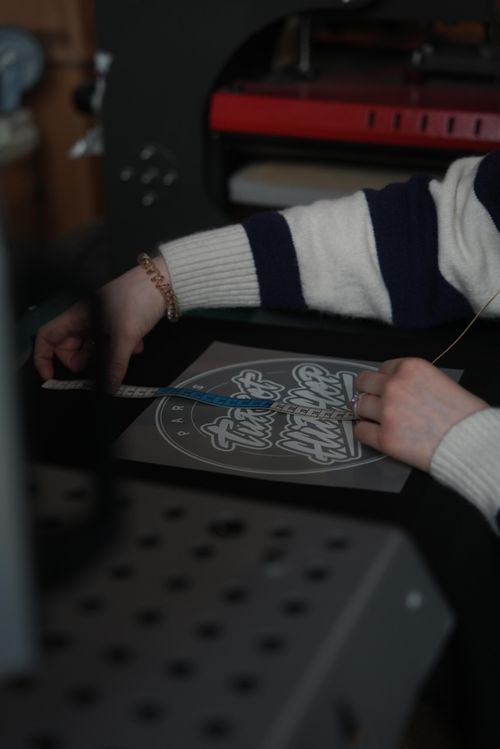 Comment positionner précisément un logo sur un t-shirt ?