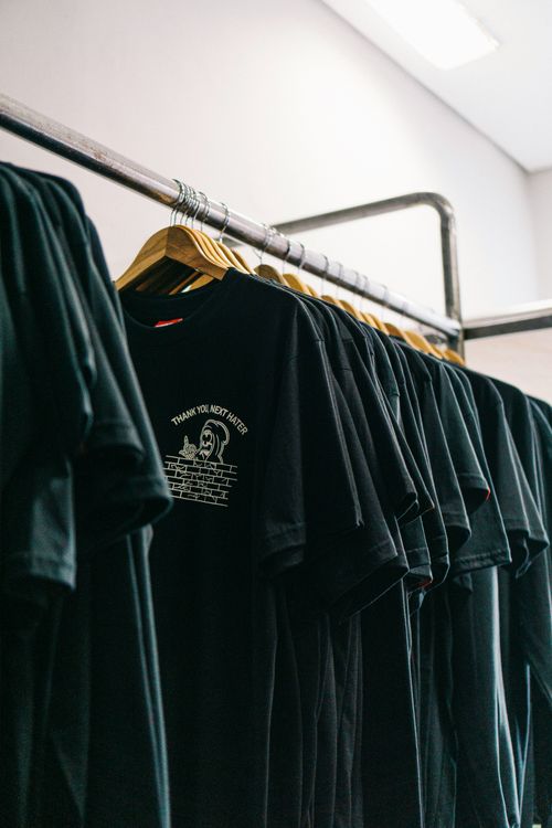T-shirt personnalisé en petite quantité : quelle technique choisir ?